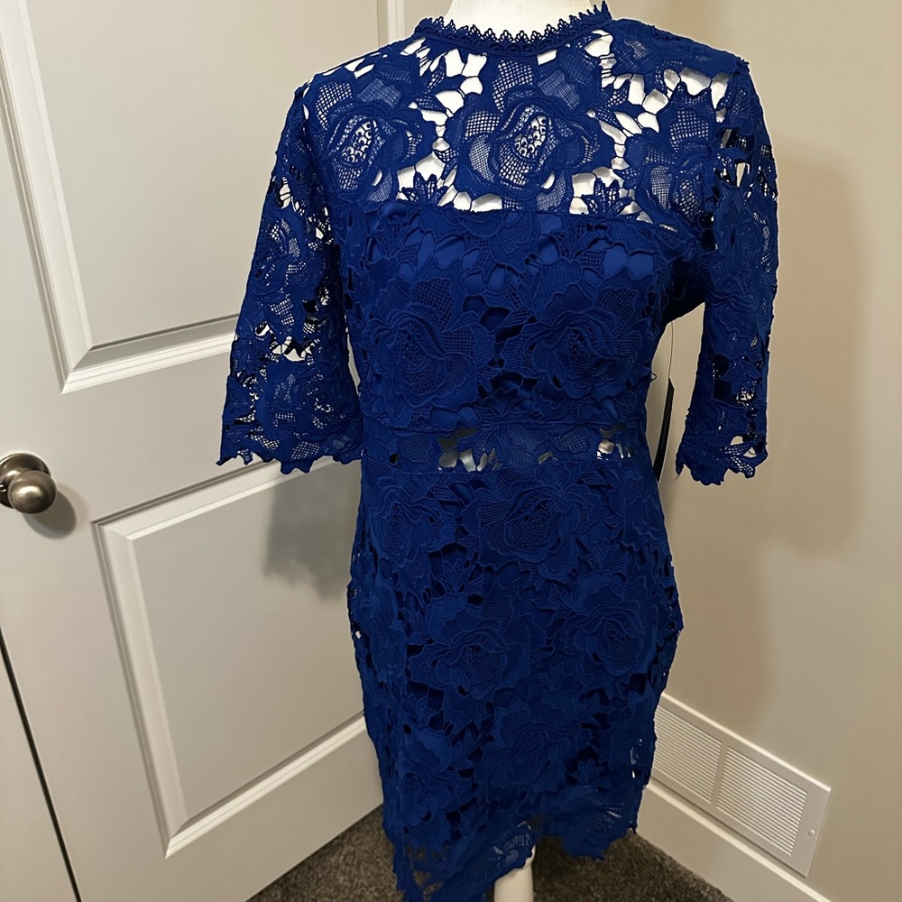 Lulu's Blue Sheath Dress with flower details